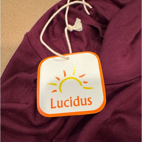 Lucidus Burgundy Lightweight Mock Turtleneck- Size Medium- NWT - Picture 5 of 9